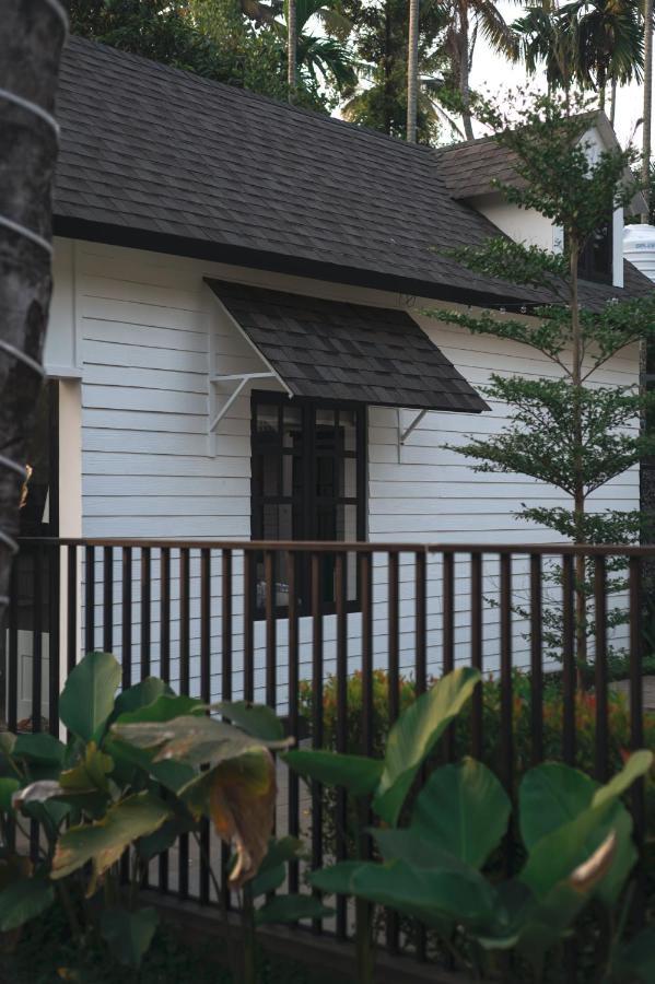 The Little Acres Cherai Vypin エクステリア 写真